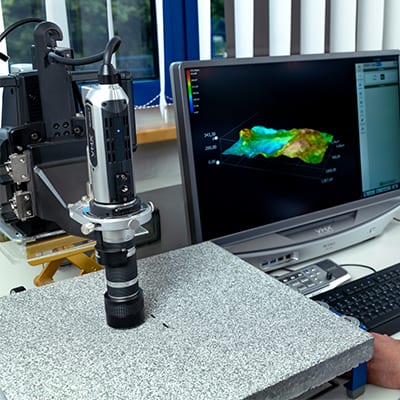 Überprüfung der Oberflächen mit mittels hochauflösender 3D-Mikroskopie_Oberflächenschutzprodukte für Betonsteine_Rhein-Chemotechnik Gmbh